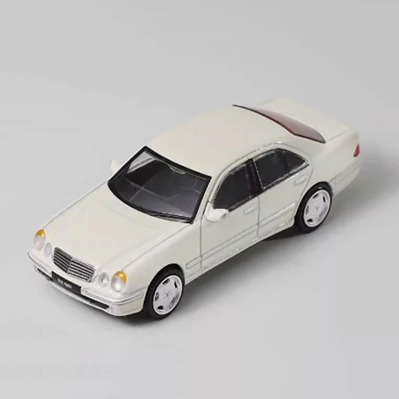 

GCD масштаб 1:64 E55 W210 имитация модели автомобиля литой под давлением сплав готовый продукт коллекция хобби орнамент подарок