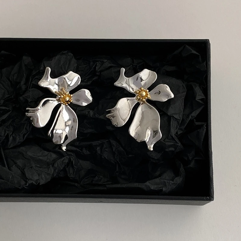 

Модельер Золото Серебро Цветок Большие Серьги Женщины Высокого Качества Роскошные Ювелирные Изделия Тенденция Партии