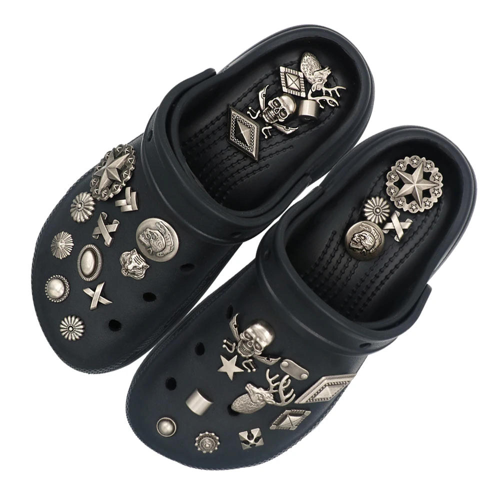 1 Set Vintage Clogs Silvery Sandals Adornos Shoe Accessories Pines Pins крокросы 지비츠 Great Pirate Skeleton Dree Round Ornament