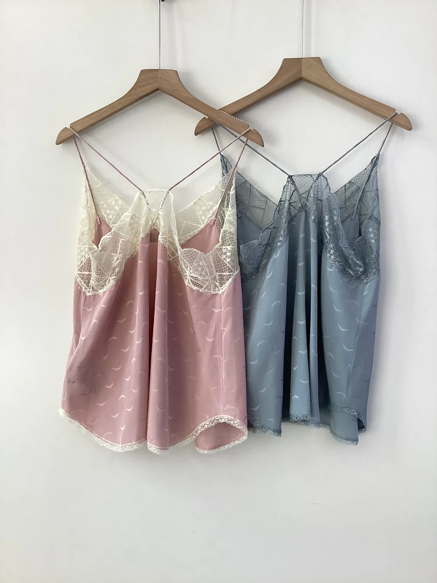 Women's Lace Trimmed Camisole Wings Printed V-Neck Sleeveless Elegant Summer Sling Tops