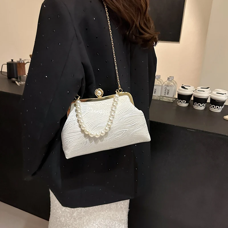 2024 New Elegant Women Silk Satin Evening Clutch Pearl Shell Clip Blue Chain Shoulder Bags Wedding Party Bridal Small Handbags