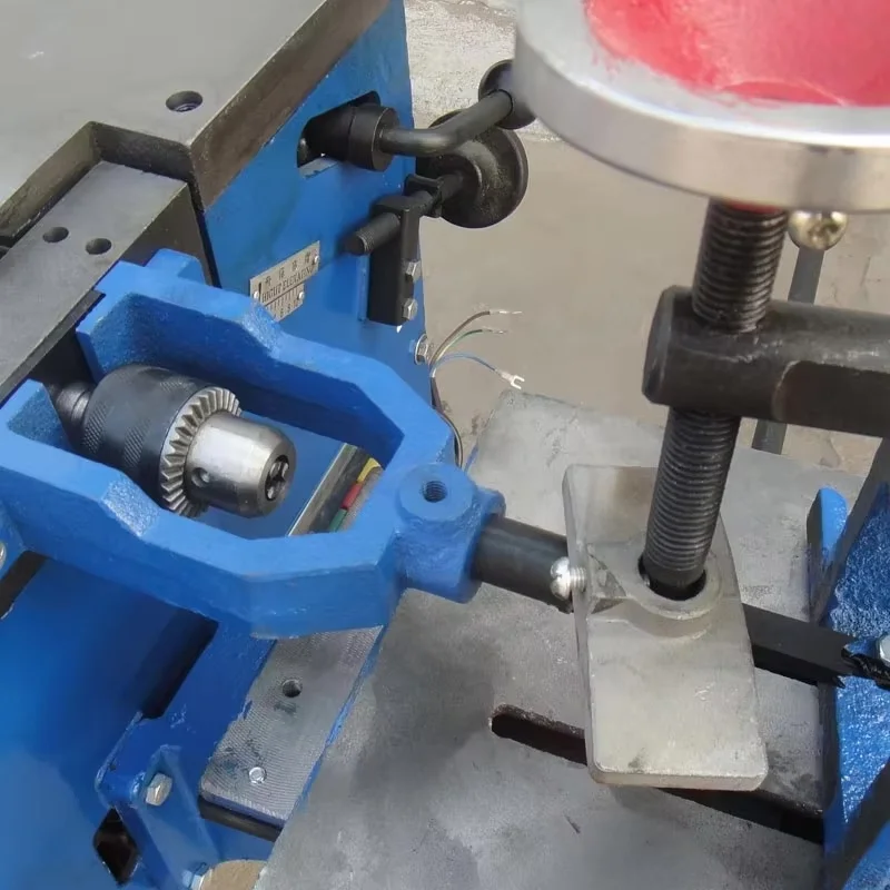 ماكينة تصنيع منتجات النجارة والمطاطية ذات الضغط الكهربائي المسطح متعددة الأغراض