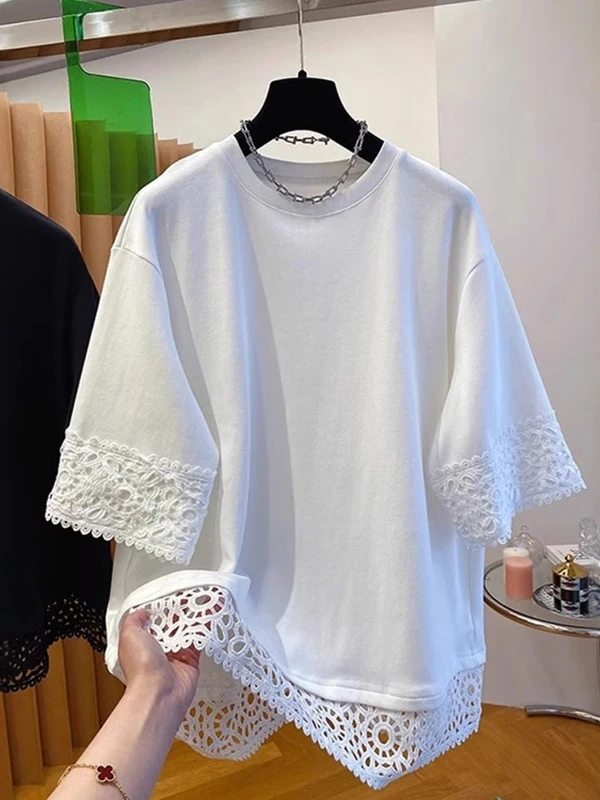 تي شيرت نسائي فضفاض لصيف 2025 مزين بالدانتيل مقاس كبير تصميم جديد متعدد الاستخدامات ملابس علوية غير رسمية سلع أوروبية يتم تشغيلها مباشرة إلى الرئيسي...