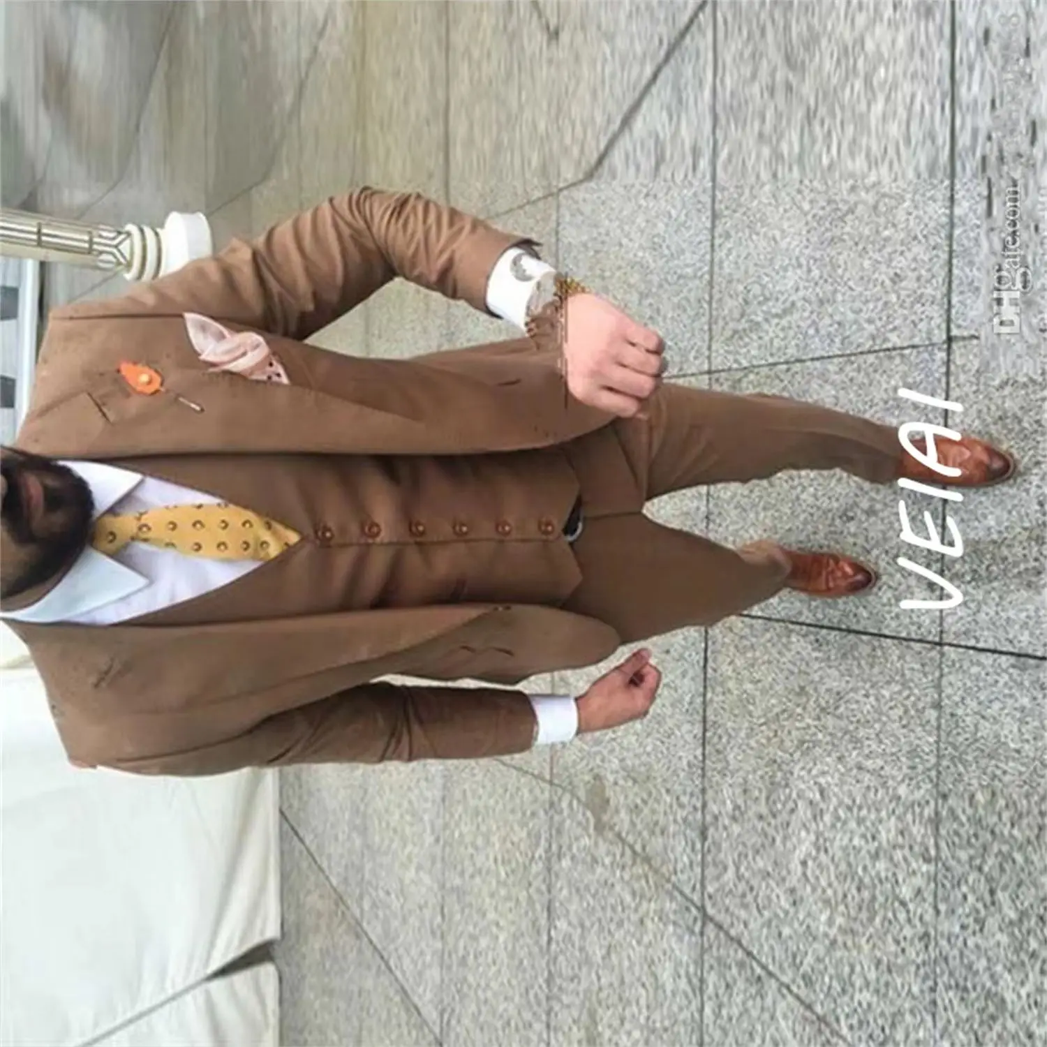 

CustomizedSlim Fit Brown Groom Tuxedos Peakl Lapel Groomsmen Mens Wedding Dress Excellent Man Jacket Blazer 3 Piece Suit(Jacket+