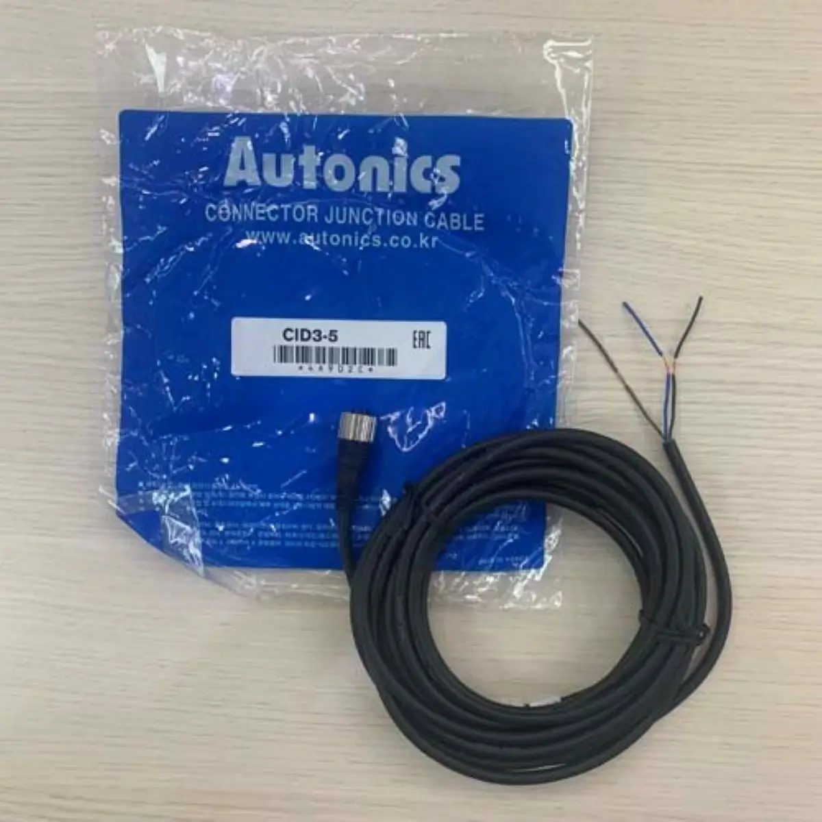 cabo-conector-cid3-5-m12-femea-reto-e-3-fios-alimentacao-dc-pvc-comprimento-de-5-m