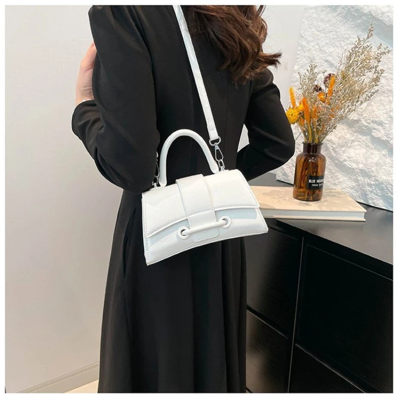 حقيبة سرج نسائية متعددة الاستخدامات لربيع 2026 على شكل ساعة رملية عصرية وعصرية بكتف واحد حقائب كروس للركاب #6