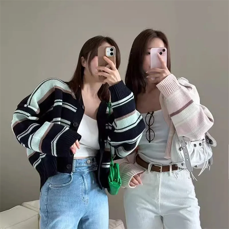 

High-End Knitted Sweater Cardigan Women's Early Autumn 2025 New Non-Balloning V-Ne Long Sve Regular Thin Outerwear