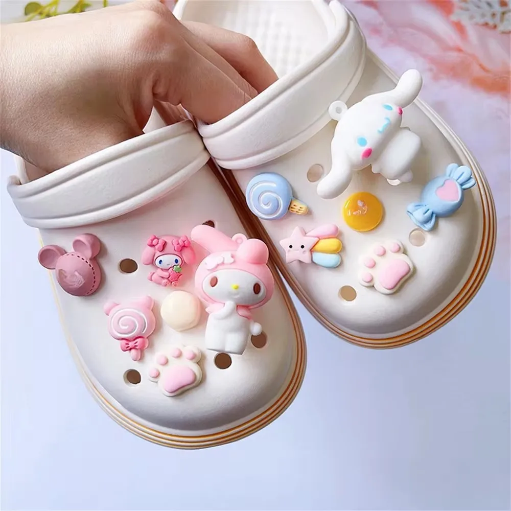 MINISO Cute Hello Kitty Doll Cartoon Little Rabbit Charm Shoes Accessories DIY Spicy Girl Detachable Wooden Clogs Sandal Buckle