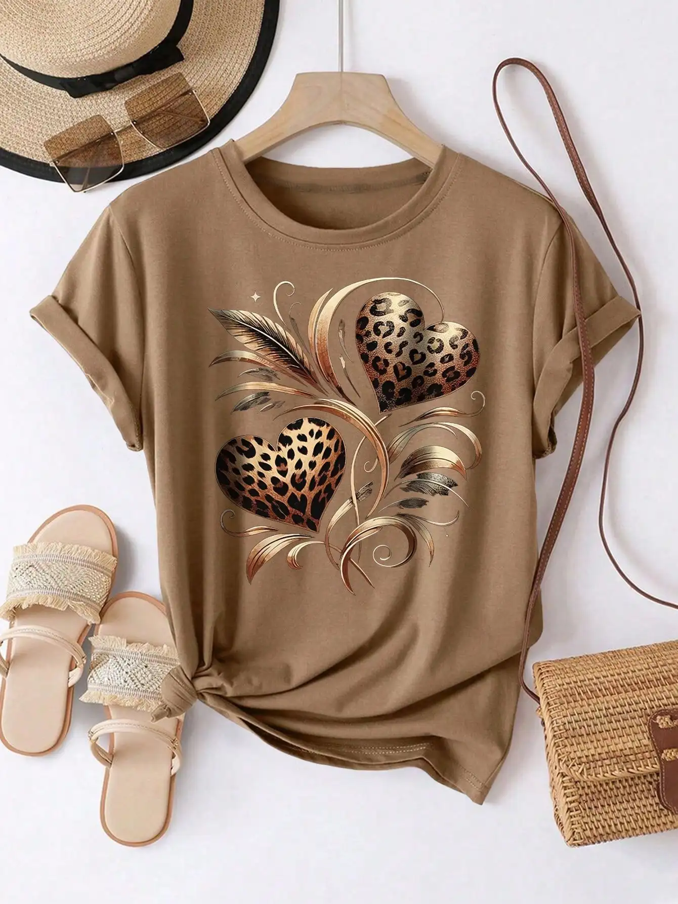 

Women Plus Size Brown Short Sleeve T-Shirt Leopard Heart Print Regular Fit Casual