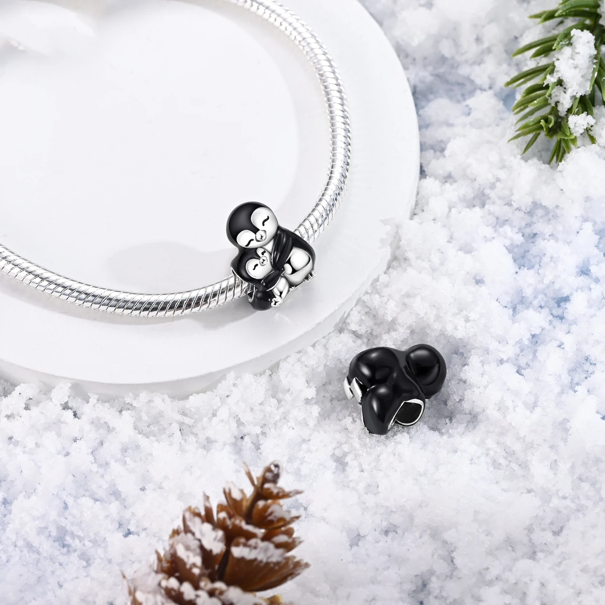 925 Sterling Silver Mother Baby Penguin Hug Bead Black Enamel Charm for Women DIY Bracelet Winter Jewelry