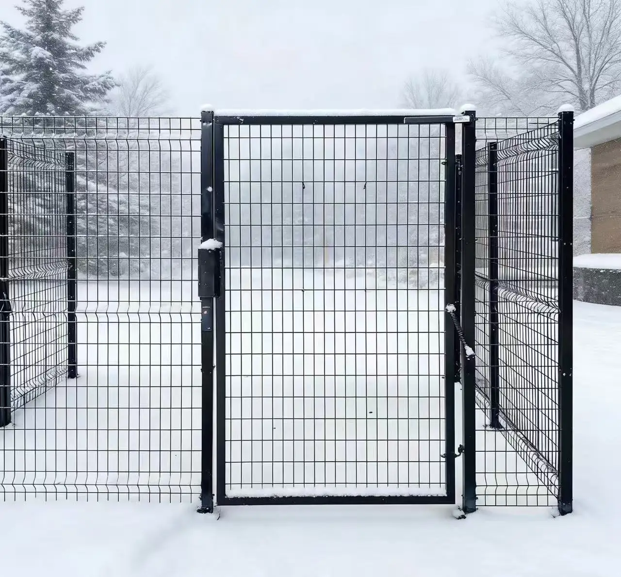 3D Round Metal Garden Fences Low Maintenance Wire Panels With Square Holes Welded Steel Iron Perimeter Fence Security Factories