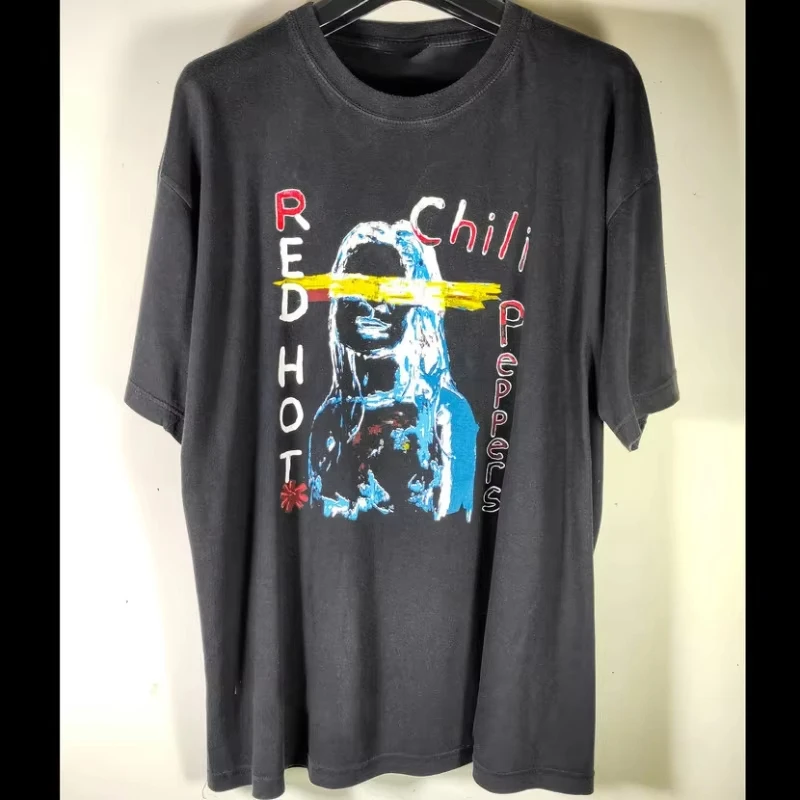 Men's and Women's Retro T-shirt, unisex S to 4XL, Spring/Summer New Collection, Retro 2002 Red Chili Tour T-shirt