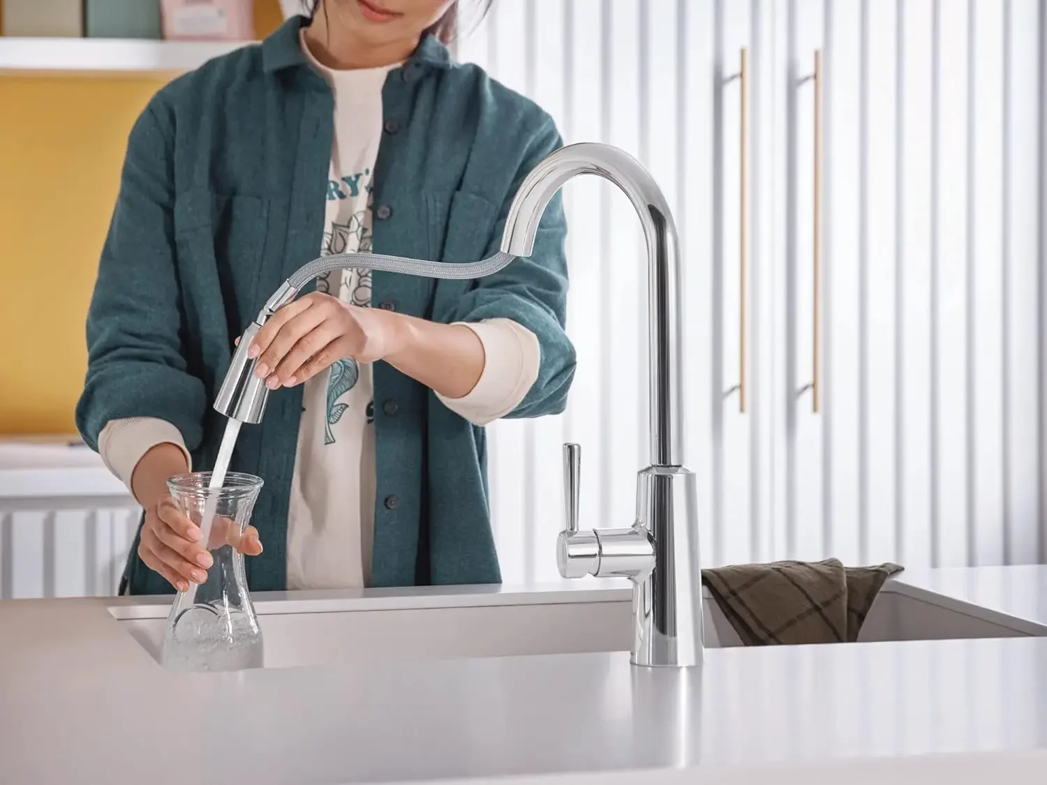 Chrome One-Handle Pulldown Kitchen Faucet Featuring Power Boost for a Faster Clean and Reflex Docking System for the Spray Head