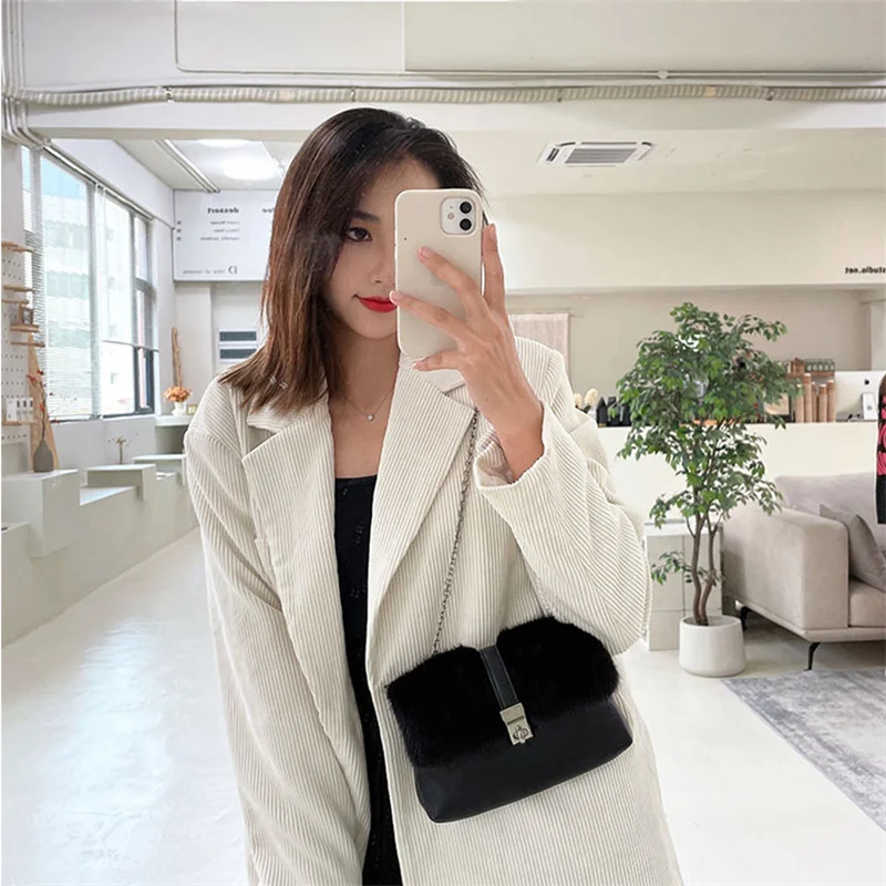 2023 Women's Wear Designer New Brand Luxury Mink Hair Handbag Leather Chain High-end Banquet Handbag Charm Women's Fur Bag