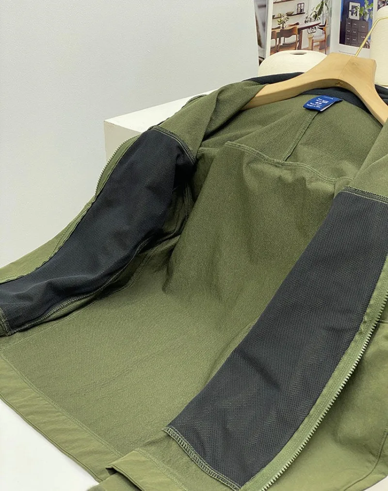 Outdoor Pata Soft-shell Military Retro Men's Hiking, Cycling, Sports, Fishing, Mountain Climbing and Camping Fashionable Jacket