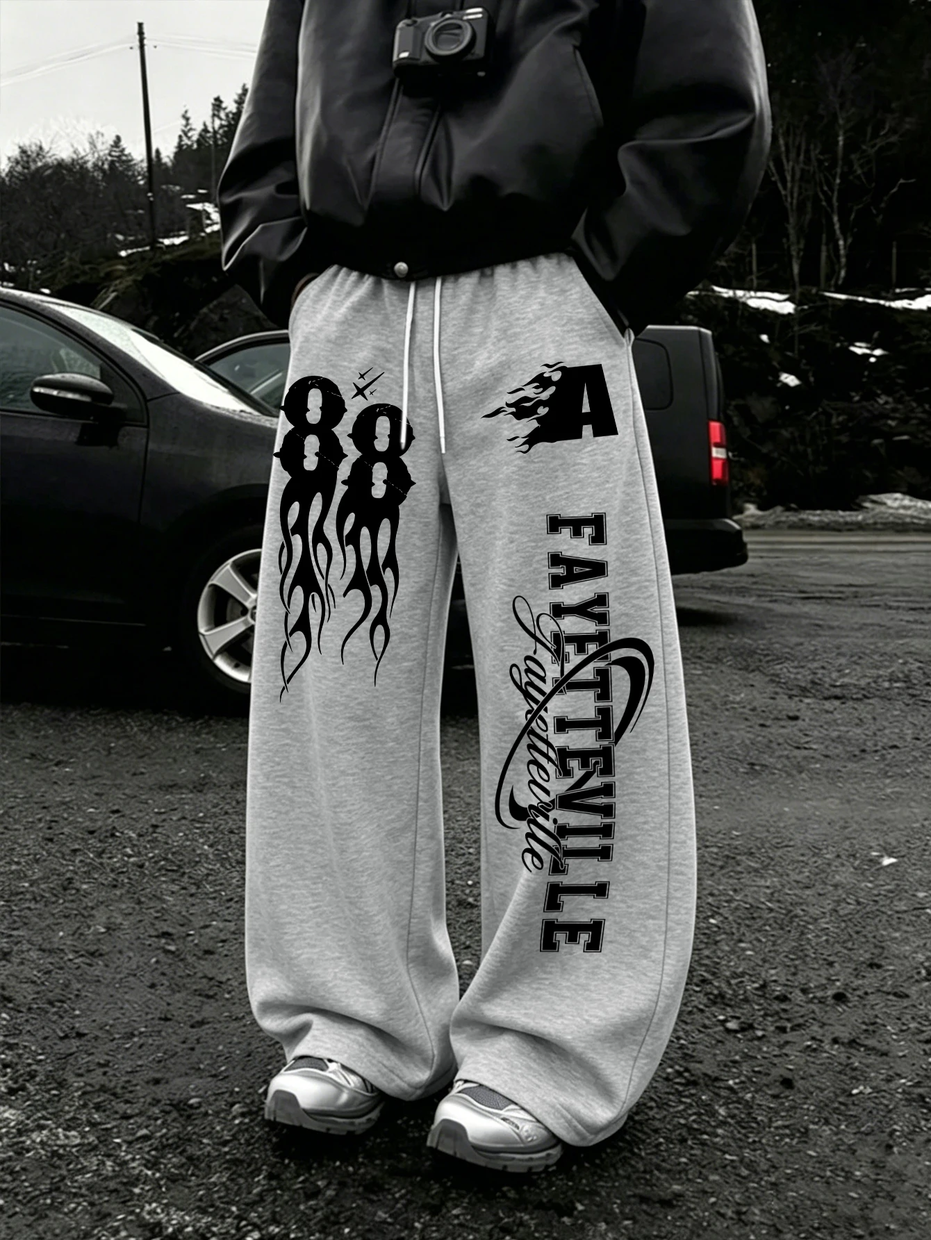 Men Y2K Streetwear Baggy Sweatpants, Flame‑88 Number & FAYETTEVILLE Letter Asymmetrical Dual‑Leg Print Drawstring Loose Wide Leg
