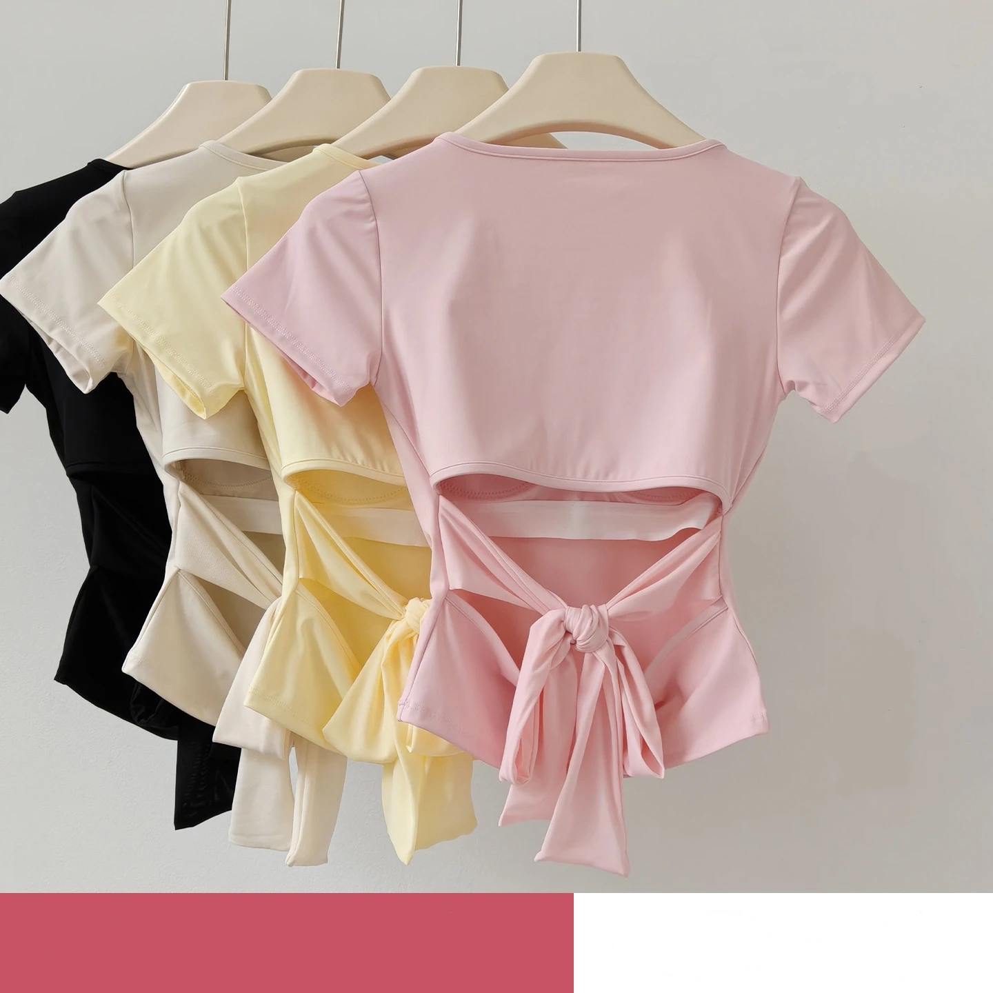 Kurzärmelige Yoga-Kleidung für Damen mit Brustpolstern, atmungsaktiv, schnelltrocknend, mit festen Cups, für Pilates, Training, Laufen und Fitness. – Detail 2