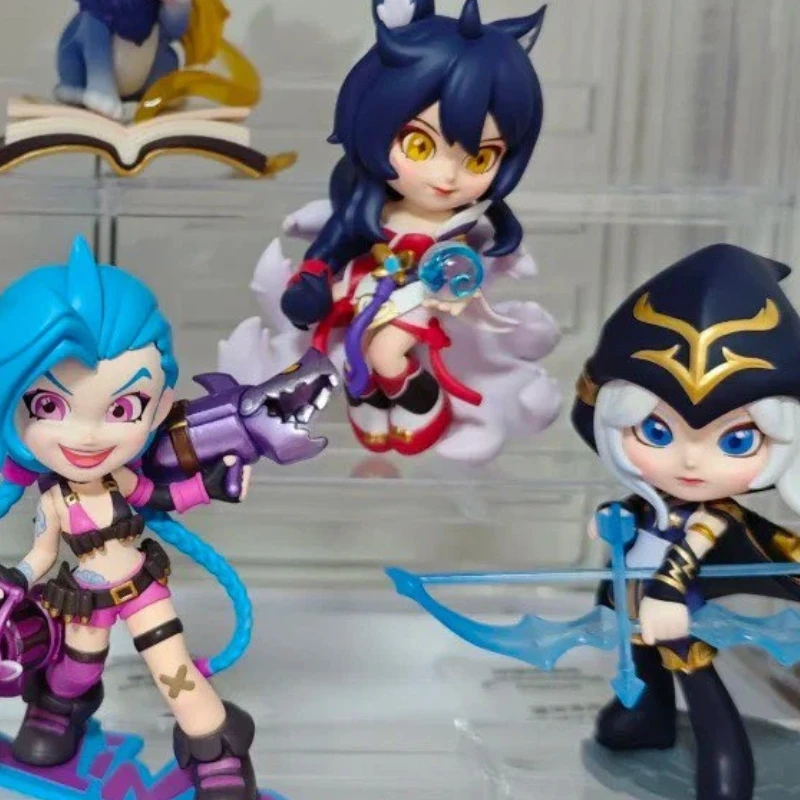 

Оригинальные коллекционные фигурки Pop Mart League of Legends: классические персонажи, случайный набор, для мужчин, загадочная коробка-сюрприз