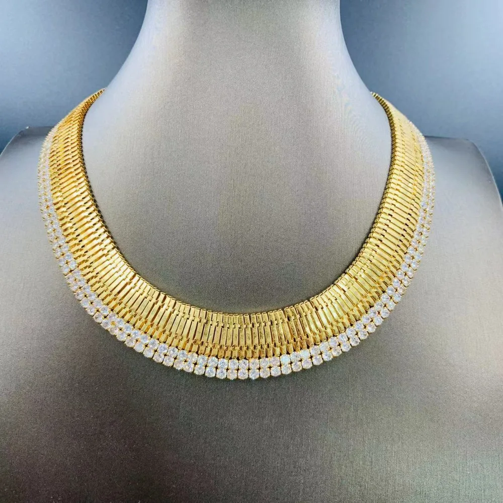 French Retro Wide Sweater Chain, Metal Sparerib Shape Wide Strand Zircon Chain Niche Design Light Luxury Elegant Clavicle Chain