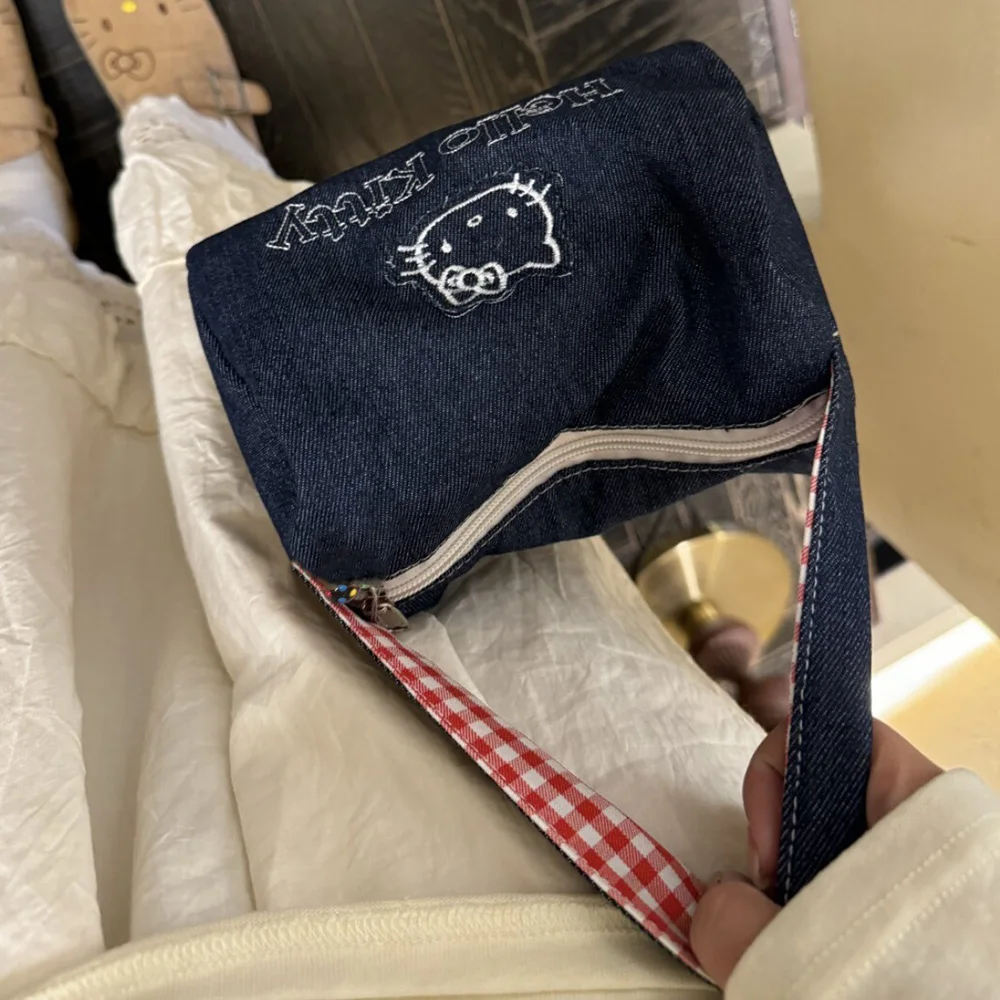 مرحبا كيتي التطريز حقائب مستحضرات التجميل سانريو أنيمي حقائب الكرتون حمل سعة كبيرة حقيبة صغيرة السفر المنظم حقيبة الهدايا