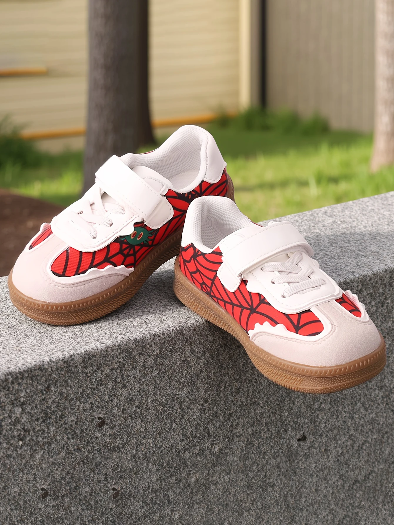 New Comfortable Cartoon Kids Sports Shoes Fashionable Breathable Running Sneakers Spider Web Hiking Shoes for Children