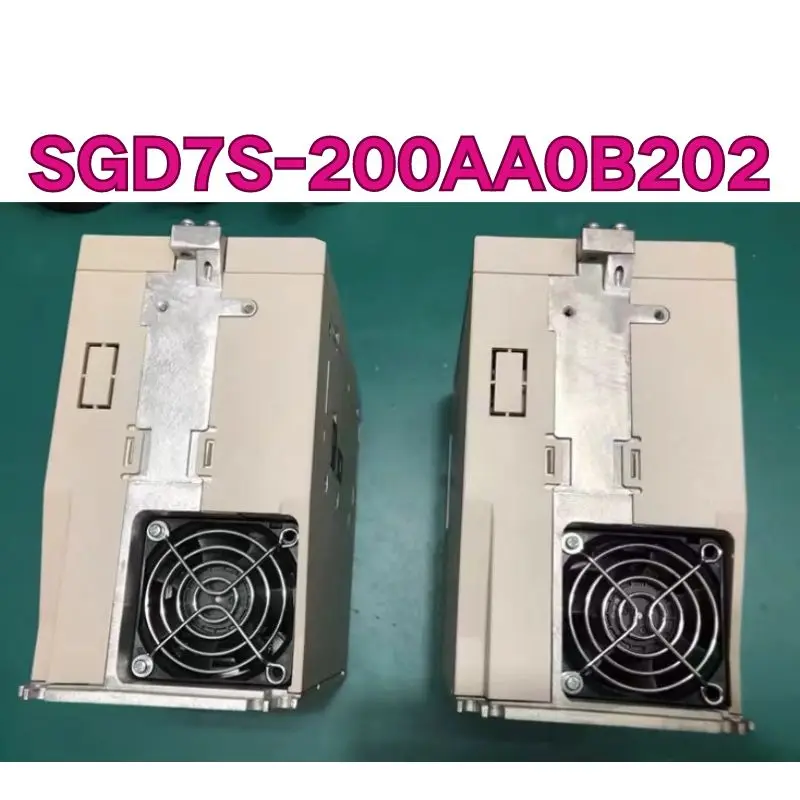 Used 3KW servo driver SGD7S-200AA0B202 tested OK and the function is  intact