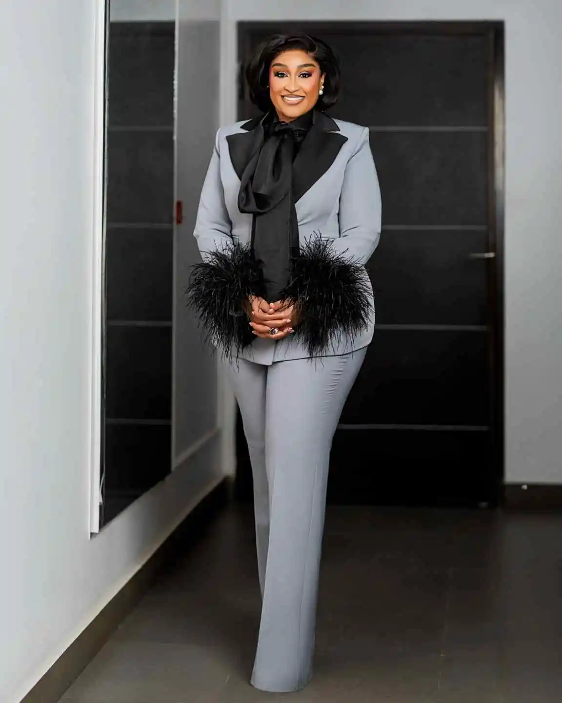 Sexy Women Jacket Feather Notched Lapel 2 Piece Mother Bride Suits Plus Size Blazer Pants Set For Evening Business Customized
