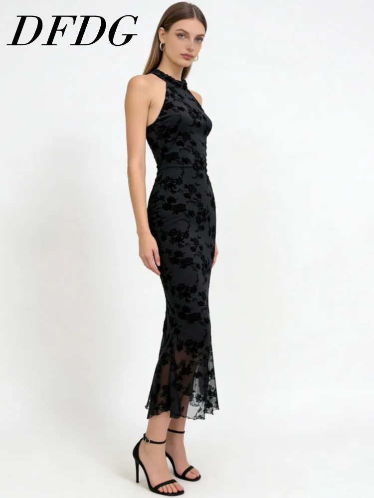 

Женское платье DFDG: Модное вечернее макси-платье с флокированным принтом и вырезом халтер, фасон «русалка», для весны-лета 2026 года. Элегантное и трендовое женственное платье для вечеринок.