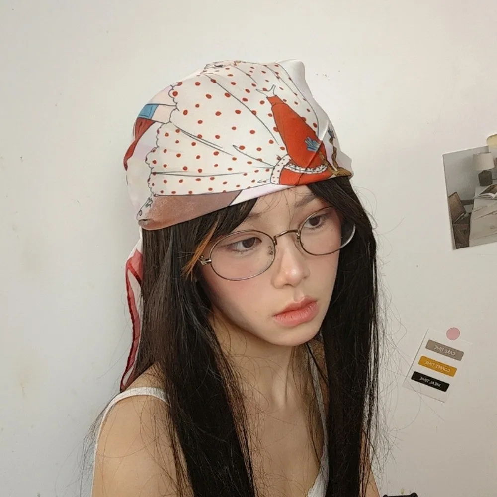 우아한 통기성 꽃무늬 스카프 새틴 원단 반점 무늬 강아지 실크 새틴 터번 우아한 부드러운 반다나 헤어 스카프 소녀용