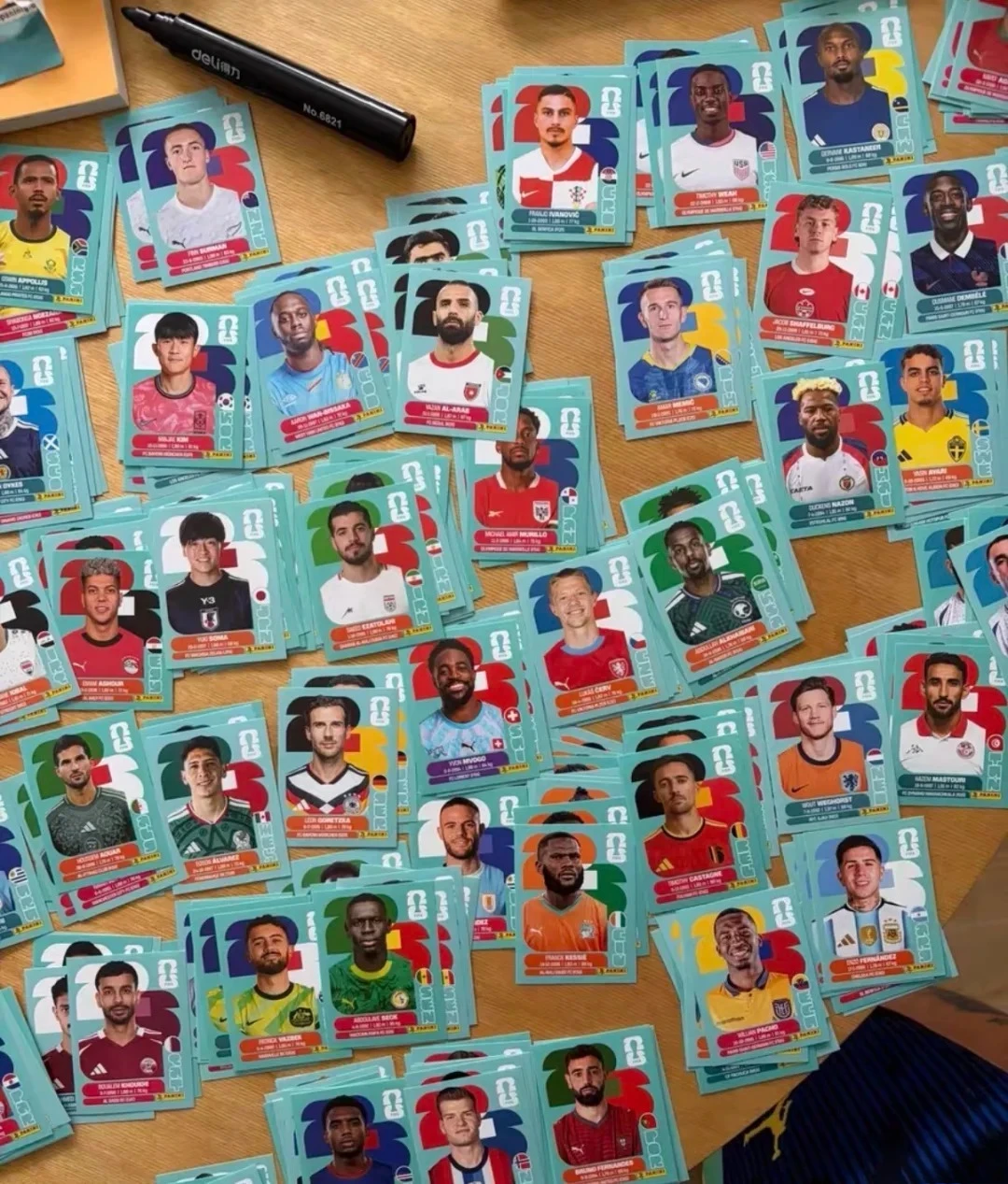Hochwertige, brandneue Panini-Aufkleber für die FIFA-WM 2026, internationale Version, seltene Sammlerstücke, Fußball-Fan-Souvenir, Geschenk. – Detail 8