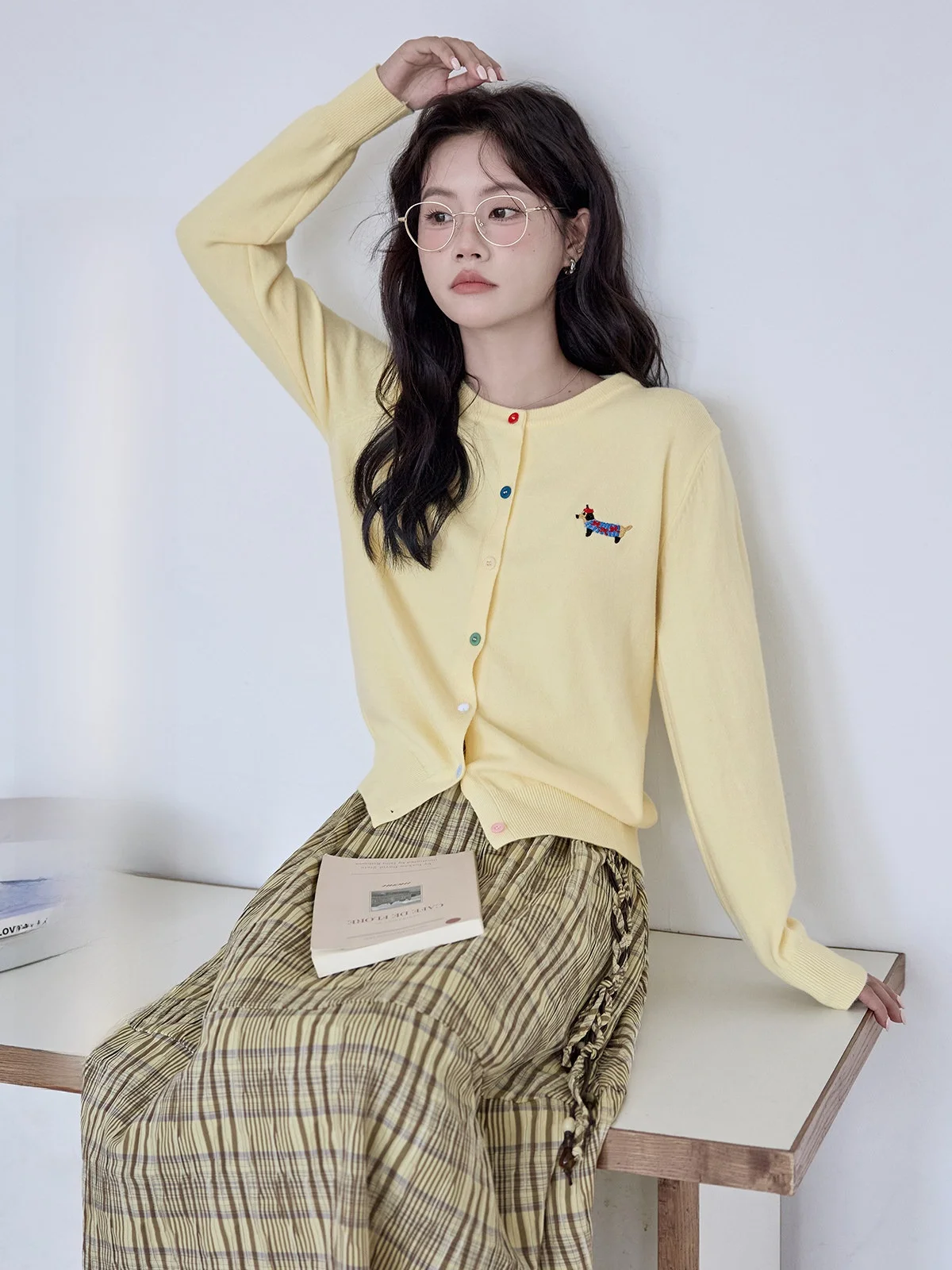 

HuiXi Yellow Knitted Open Cardigan Women's Long Sve round Ne Embroidered Top Korean Sle Autumn Winter New Arrival