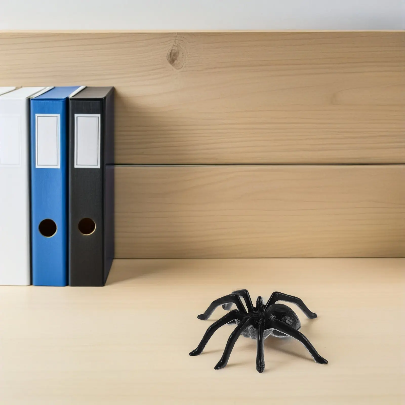 Cast Ornament Vintage European Design Realistic Lifelike Desktop Shelf Office Decor Steampunk Halloween Spider