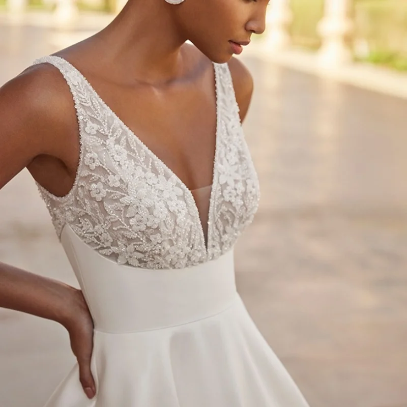 ที่กําหนดเองหรูหรางาช้างสีขาวลูกปัด Elegant Sweetheart Ball Gown ชุดแต่งงาน applique ซาตินชุดเจ้าสาว