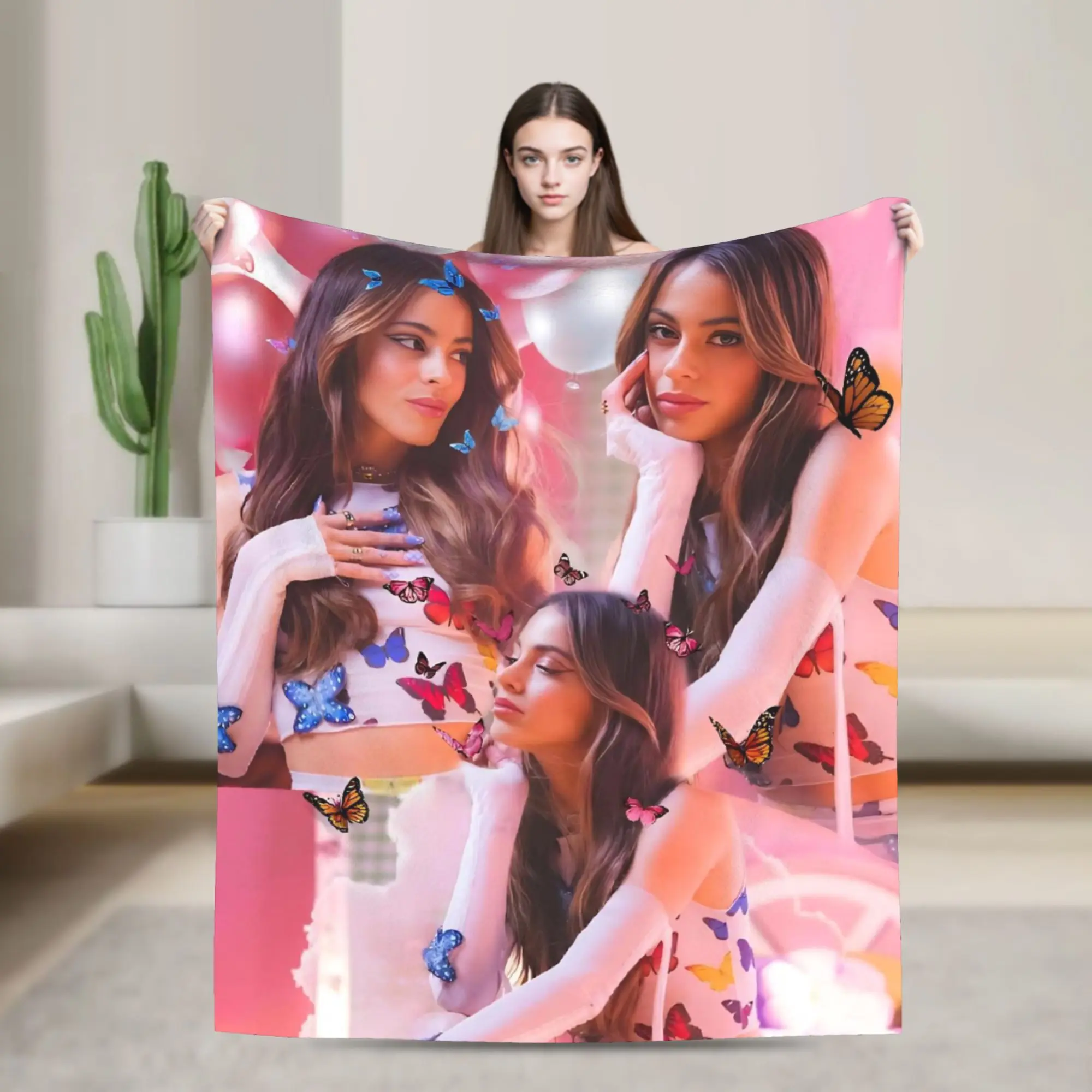 

Tini Futttura Tour Accessories Blankets Ultra-Soft Flannel Throw Blankets Cozy Bedspreads