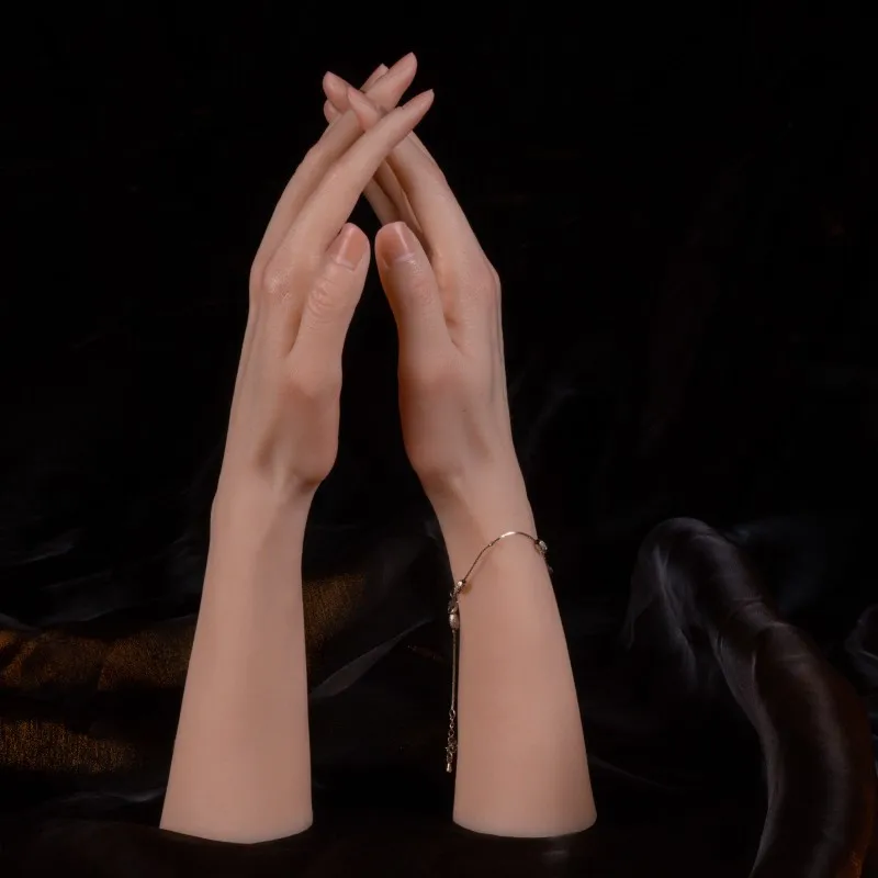 Realistic Silicone Female Hand Model for Nail Manicure Sketching Painting Display American Supermodel Fake Nail Props