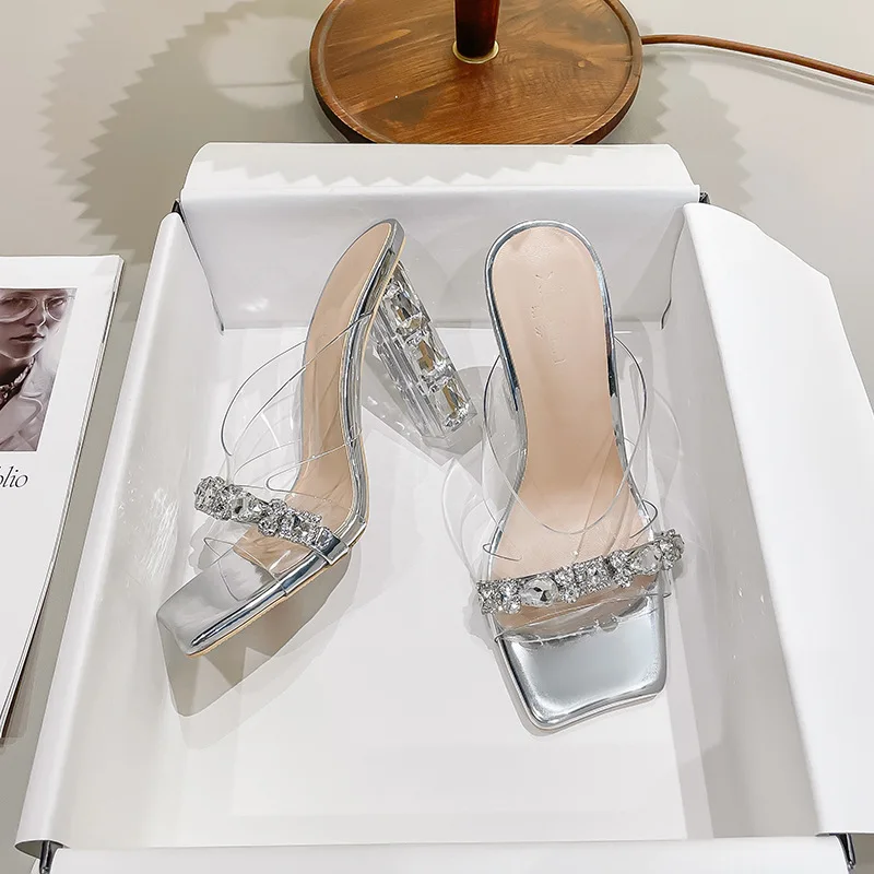 

Женские прозрачные крутые тапочки на высоком каблуке с квадратной головкой и кристаллами, новинка лета 2025 года, прозрачные крутые тапочки на толстом каблуке со стразами