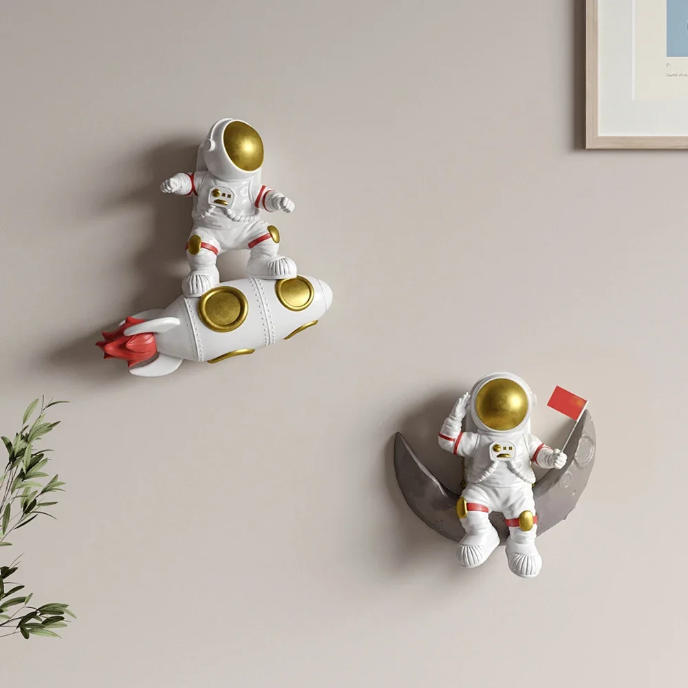 Artistic Resin Astronaut Wall Decoration Minimalist Design Modern Simple Home Kitchen Porch Ornaments Lovely Wall Decor Gifts