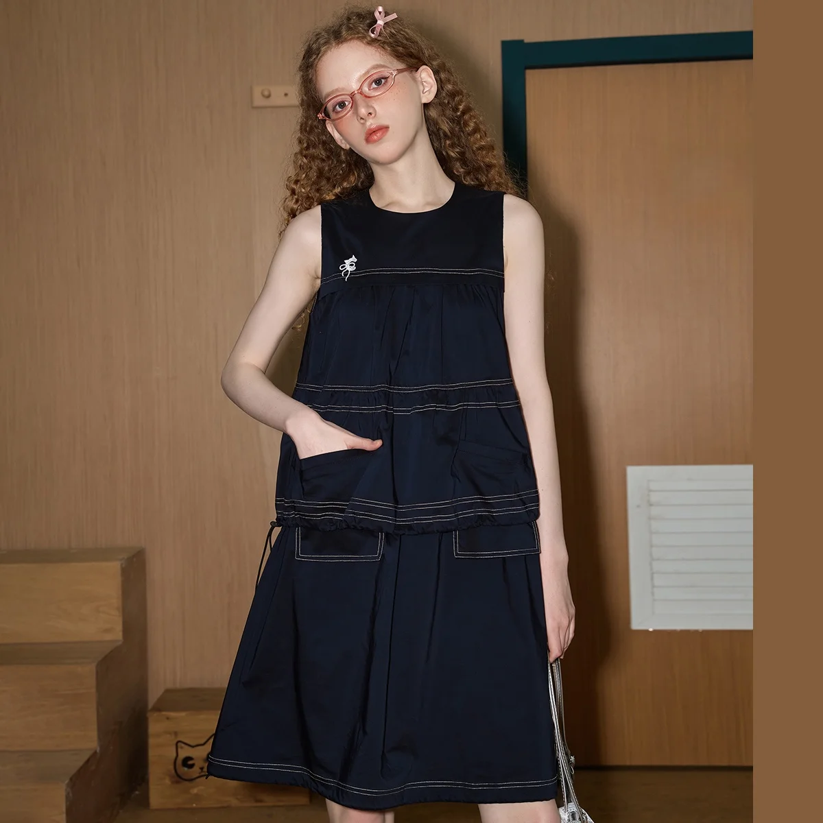 2025 Autumn Women's Denim Smock Dress Adjustable Waist Drawstring Jumper Sleeveless Round Neck Shirring Gown Youthful Casual