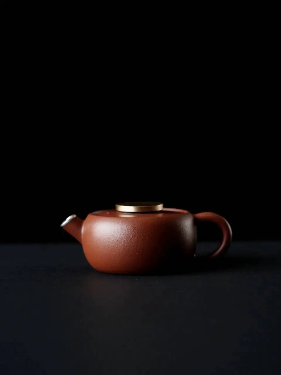 

A New Style Purple [Xiaoman] Handmade Teapot Made From Original Mineral Clay