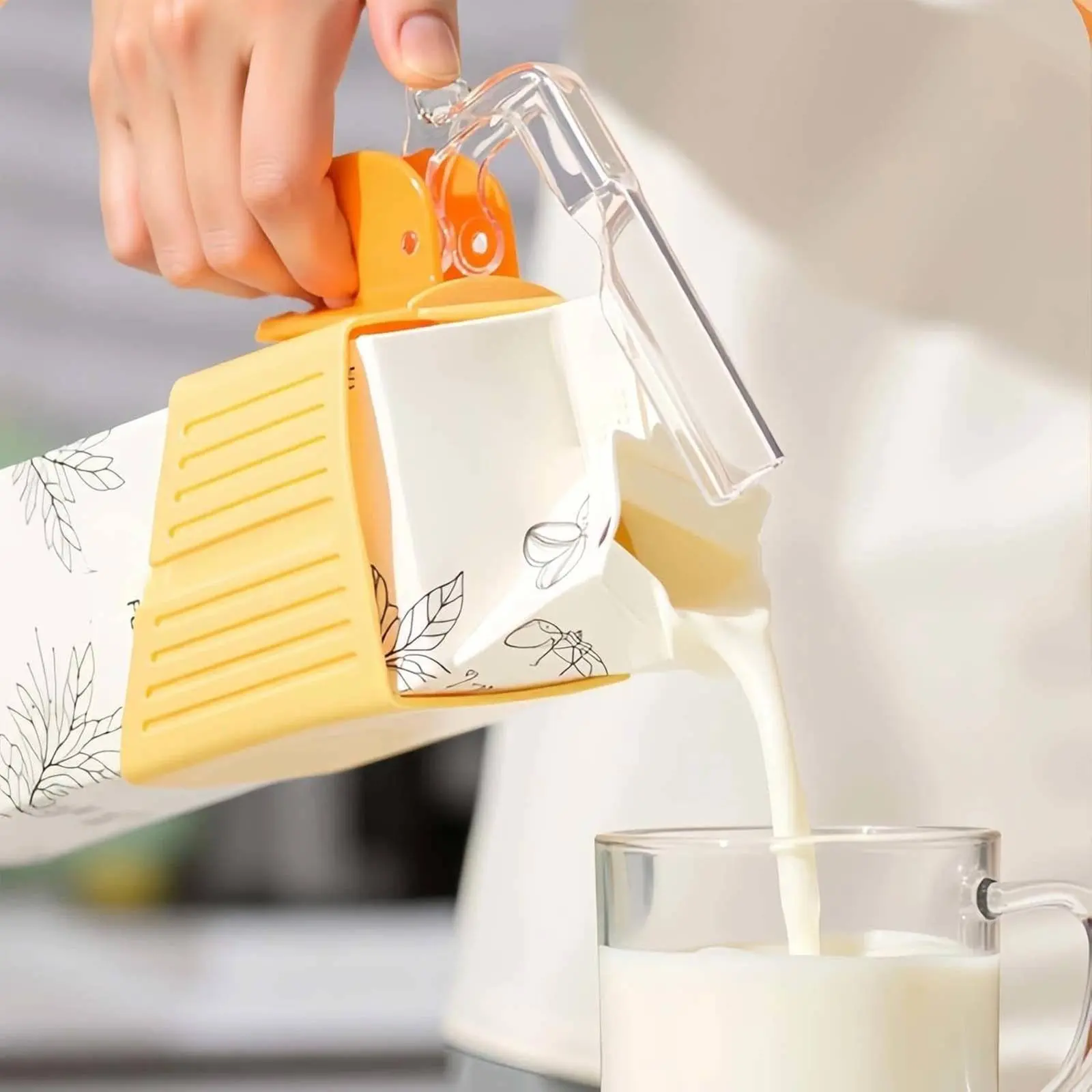 beverage-carton-grip-with-sealer-spill-resistant-milk-carton-holder-with-handle-beverage-carton-spout-keeps-crisp-kitchen-gadget