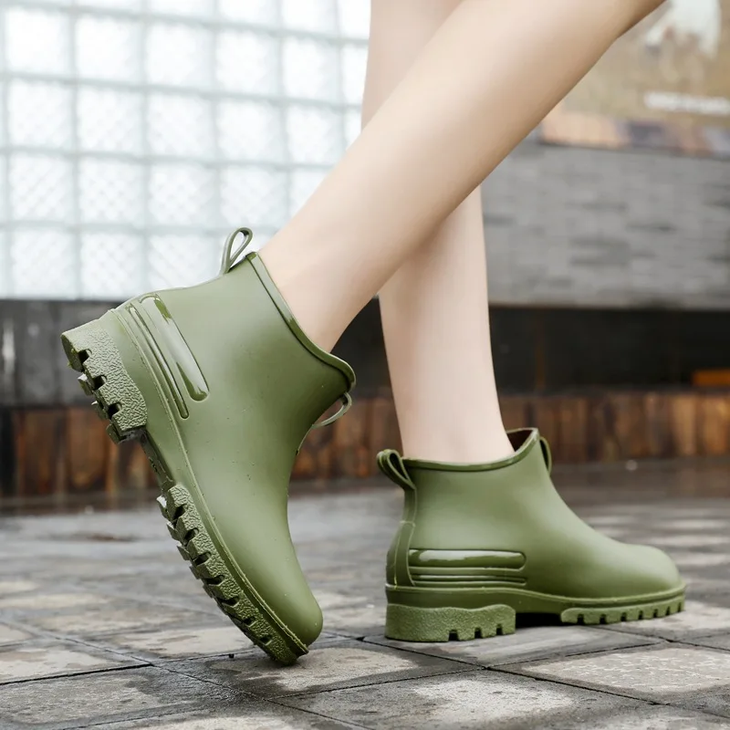 Fashion New Man Rain Shoes Waterproof Non-slip Rubber Boots Man Casual Slip-on Flats Rain Boots Male Insulated Garden Galoshes