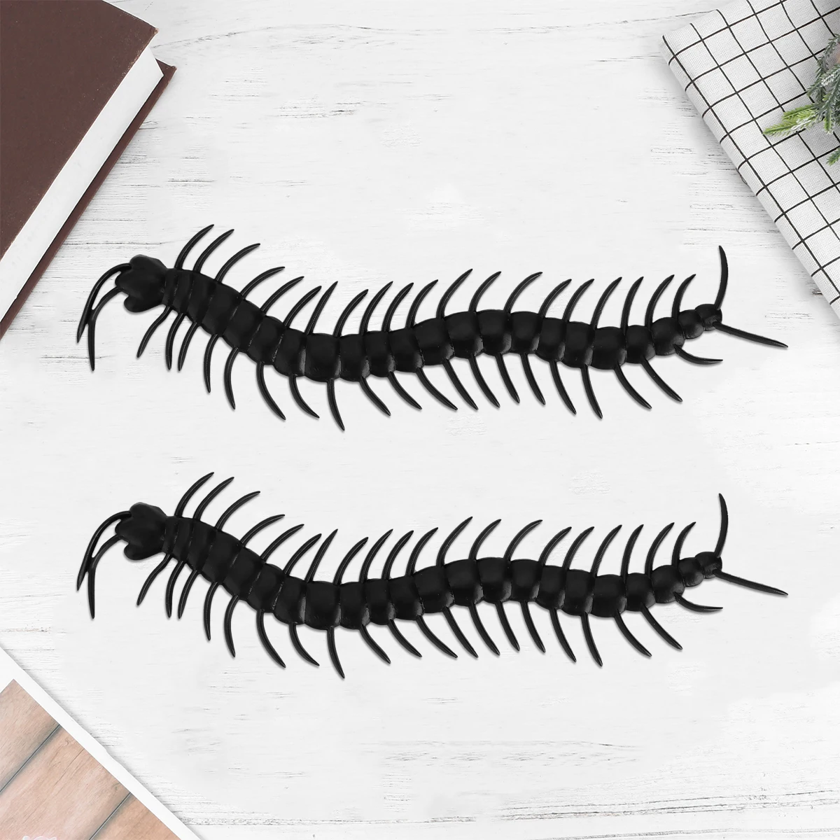 100 Stück simuliertes Tausendfüßerspielzeug, Halloween-Requisite, knifflige Requisiten, kleine Tiere, gefälscht
