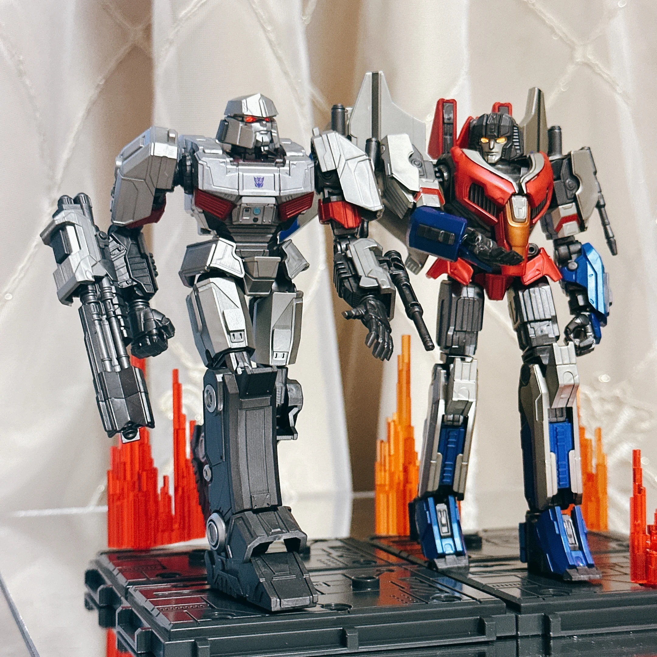 لعبة ترانسفورمرز وان كارتون أنيمي تمثال LED أوبتيموس برايم بامبليبي ستارسكريم ساوند ويف موجة الصدمة ميجاترون لعبة مجمعة