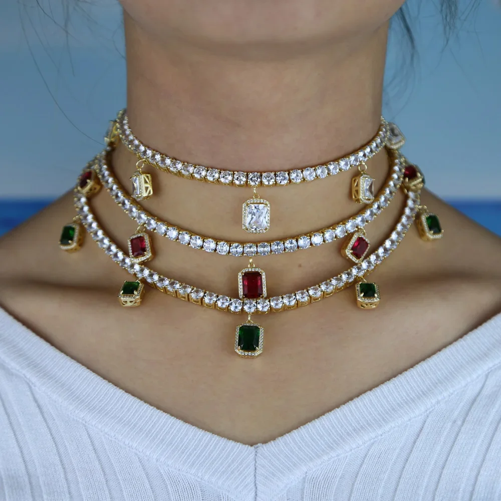 2025 جديد إمرأة المختنق قلادة 32 + 10 سنتيمتر مع متعددة فراشة شكل مربع سحر معبد قلادة قصيرة ل الهيب هوب الزفاف هدية