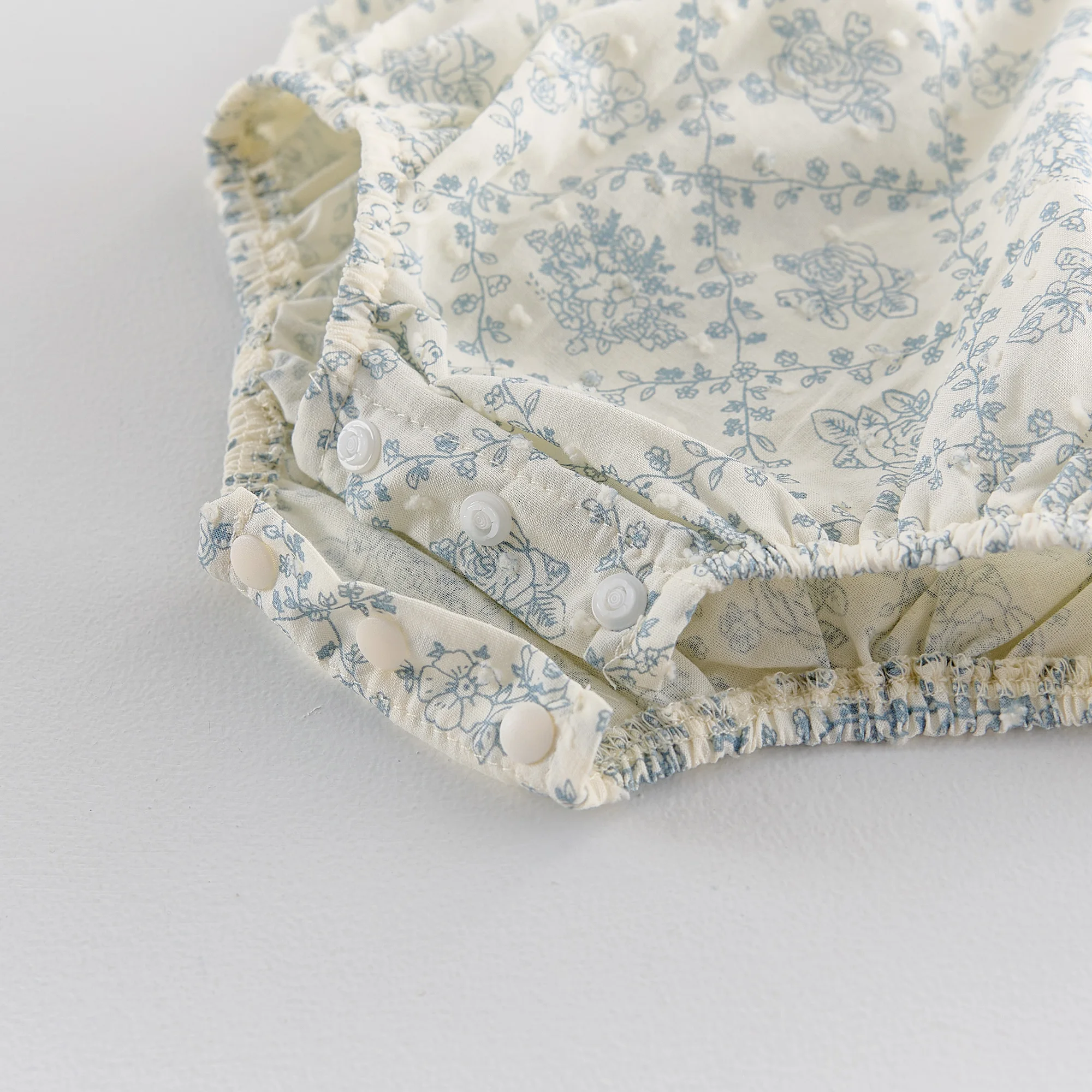 Sommerliches Baby-Einteiler-Kleid für Mädchen im neuen Stil, trendiger Spitzen-Blumen-Prinzessinnen-Strampler mit Rüschenbesatz – Detail 6