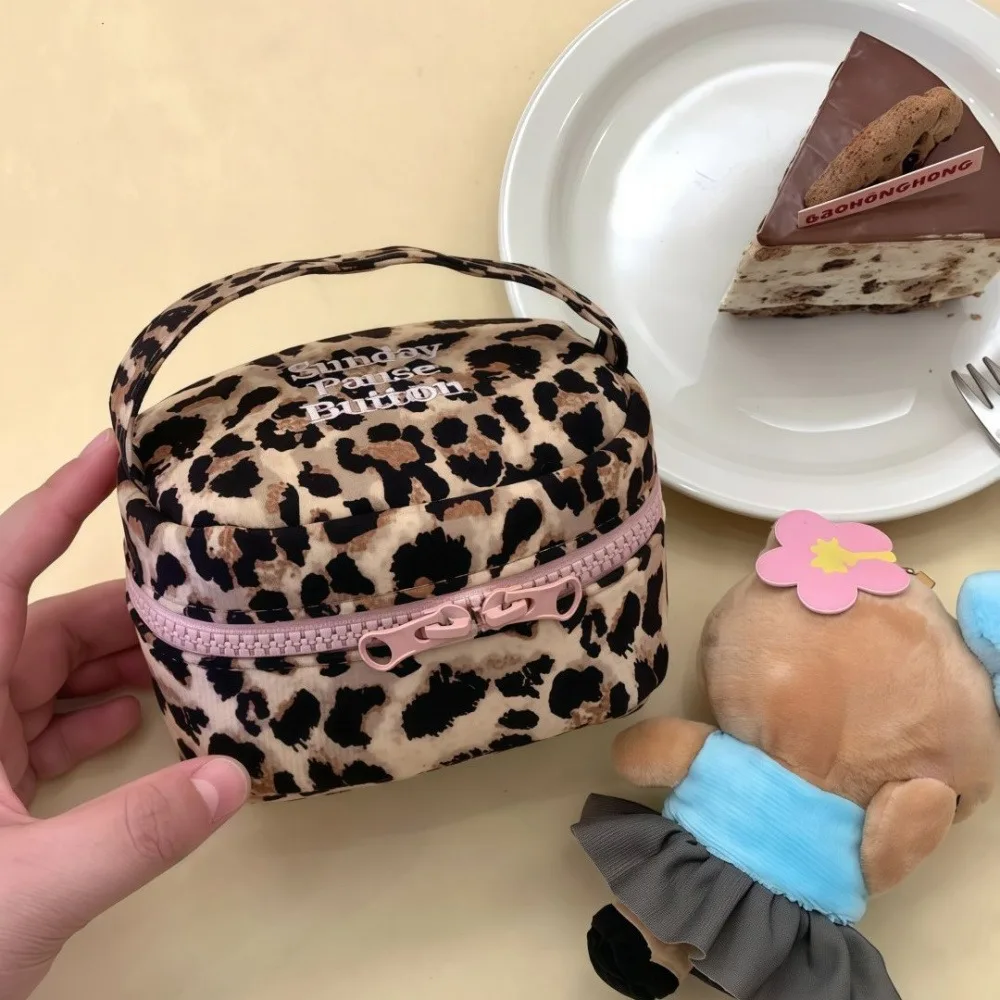 

Luxury Leopard Women's Cosmetic Bag Cute Mini Travel Makeup Pouch Ins Plush Storage Bag Travel Portable Sanitary Pouch Organizer
