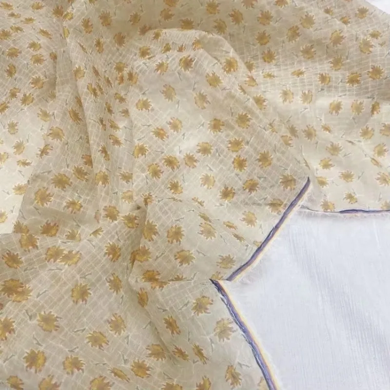 Tessuto chiffon a bolle di albicocca con margherita e motivo a quadri piccoli Materiale morbido semitrasparente per la camicetta del vestito Cucito fai da te