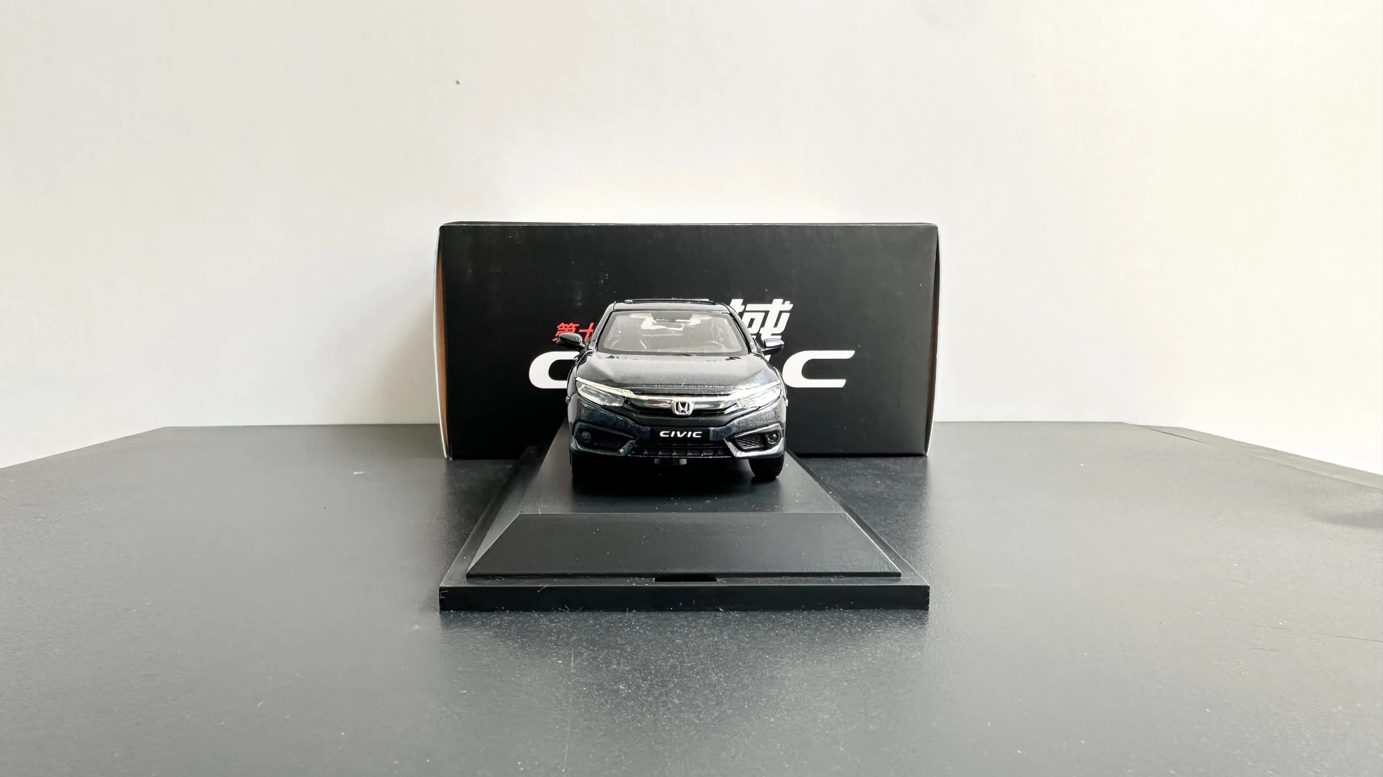 Modelo de simulação de liga 1:43 cívica de 10a geração, ouro escuro e azul, pêndulo de carro modelo civic