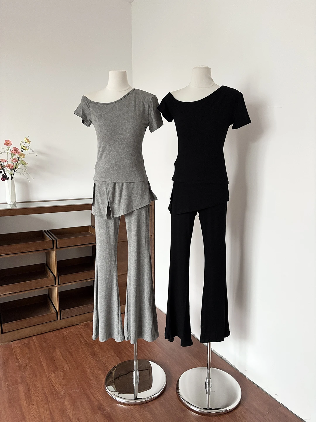 

Summer 2026 Women's Simple Pure Desire Versatile Slant Shoulder Short Sleeve T-Shirt Casual Commute High Waist Pants Set
