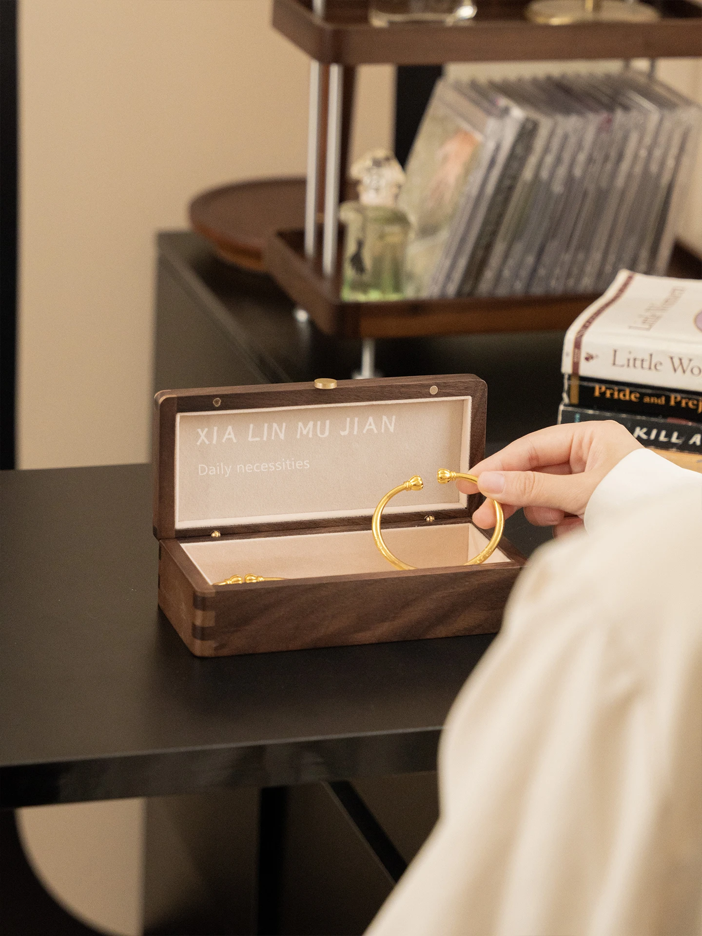 

Элитная деревянная шкатулка для хранения золотых украшений с защитой от окисления, маленькая коробка для хранения золотых аксессуаров, креативная пустая шкатулка